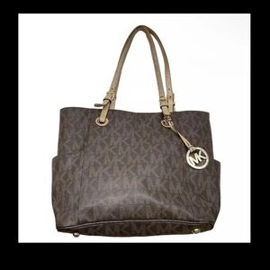 Michael Kors medium Signature Jet Set Brown Leather Tote Shoulder Handbag MK